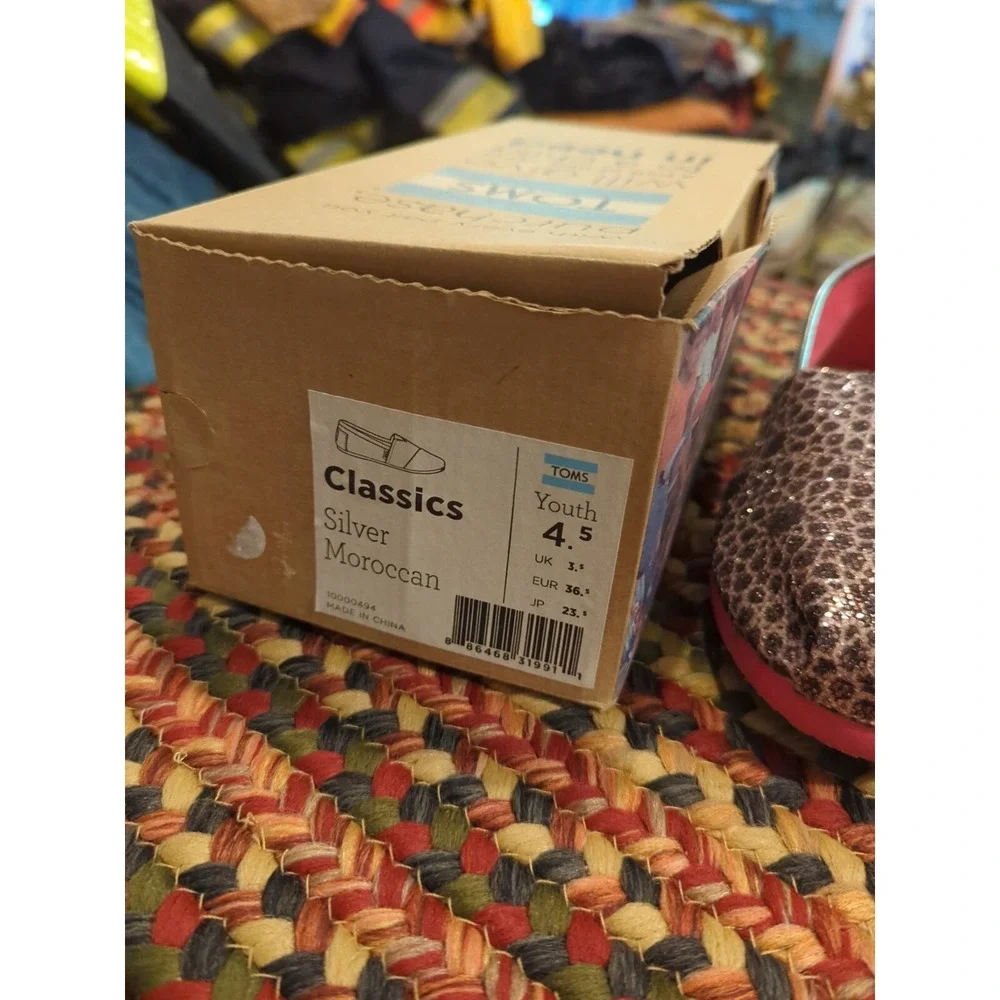 Brand New & Authentic TOMS Classics Shoes Size Youth‎ 4.5 NIB Silver Moroccan